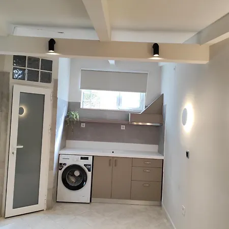 אכסניה Vacations In פאטרה